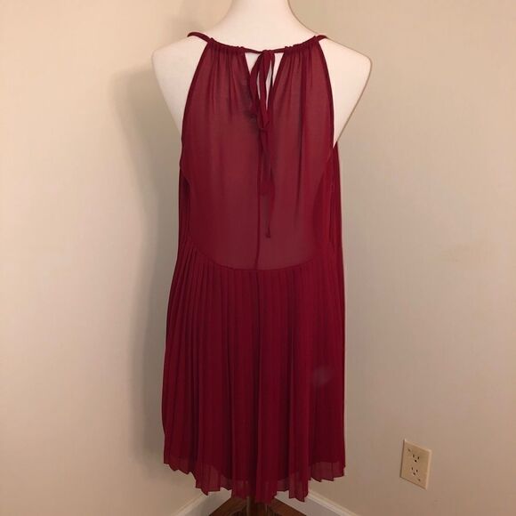 Love 21 | Cranberry Red Accordion Pleated Dress - Picture 2 of 6